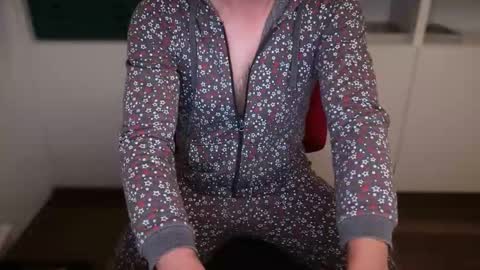 maenu_69 online show from 04-11-26, 08:35