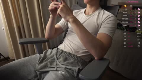 Snapshot of maestro3369 chatting on 12-28-24, 07:11 Mike XMaestro 3369 online show from 12-28-24, 07:11