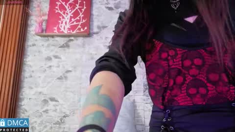 Snapshot of maevekuro chatting on 10-06-25, 03:04 maevekuro online show from 10-06-25, 03:04