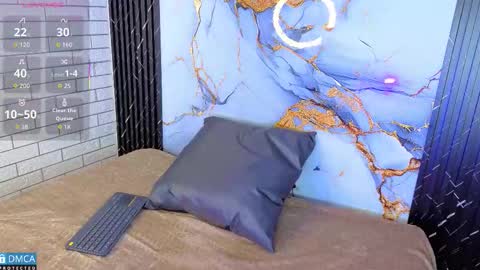 Snapshot of maevekuro chatting on 11-18-25, 03:01 maevekuro online show from 11-18-25, 03:01