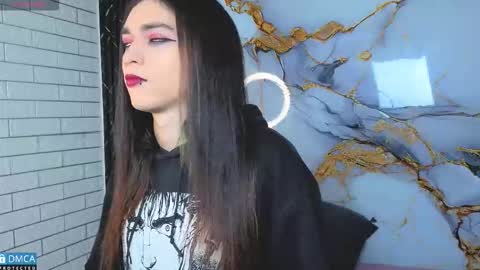 Snapshot of maevekuro chatting on 01-16-26, 03:32 maevekuro online show from 01-16-26, 03:32