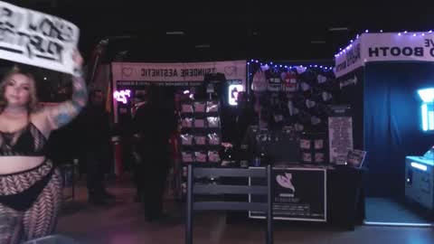 Meaves online show from 10-19-25, 05:57