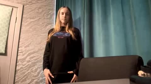 Sara online show from 03-25-26, 06:19