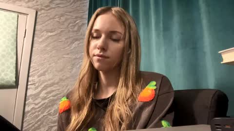 Sara online show from 03-29-26, 06:24