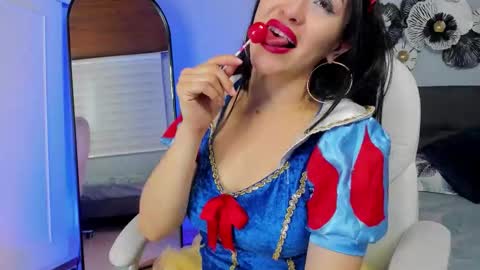 Snapshot of mafe_cream chatting on 10-30-25, 08:42 Maria Fernanda online show from 10-30-25, 08:42