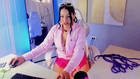 Snapshot of mafe_cream chatting on 11-18-25, 09:08 Maria Fernanda online show from 11-18-25, 09:08