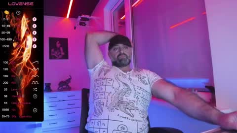 Snapshot of magabear chatting on 06-02-26, 08:00 Magabear online show from 06-02-26, 08:00