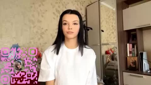 Emilia  online show from 03-26-26, 08:20