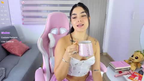 Snapshot of mager_of chatting on 09-21-25, 05:25 Eva online show from 09-21-25, 05:25