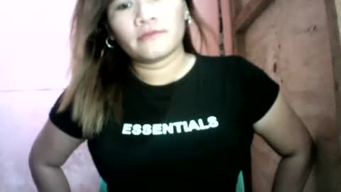 Snapshot of mages_1995 chatting on 06-18-26, 01:17 mages_1995 online show from 06-18-26, 01:17