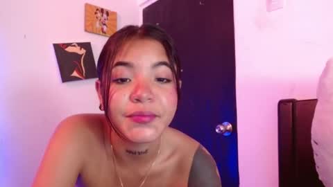 Snapshot of maggie_love77 chatting on 03-22-26, 05:27 maggie online show from 03-22-26, 05:27