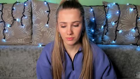 Maggie online show from 01-10-25, 02:04