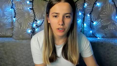 Maggie online show from 10-19-25, 01:28