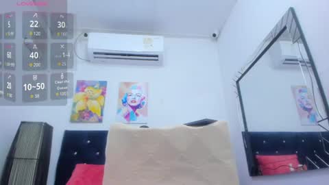 Snapshot of maggy_big_tits chatting on 06-21-26, 12:13 maggy_big_tits online show from 06-21-26, 12:13
