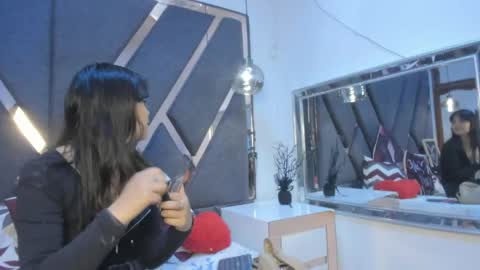Snapshot of maggyx_69 chatting on 05-25-26, 01:28 Kimy online show from 05-25-26, 01:28
