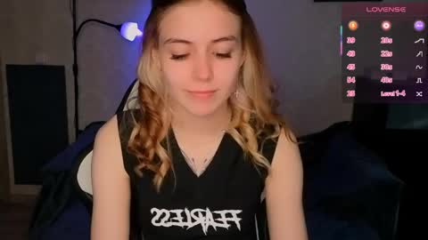 Snapshot of magic_bella chatting on 06-06-26, 03:50 Bella online show from 06-06-26, 03:50