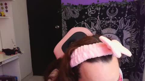 Claire online show from 01-13-26, 09:42