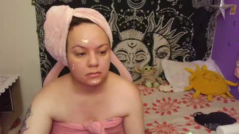 Snapshot of magic_clairewitch chatting on 07-04-26, 11:27 Claire online show from 07-04-26, 11:27
