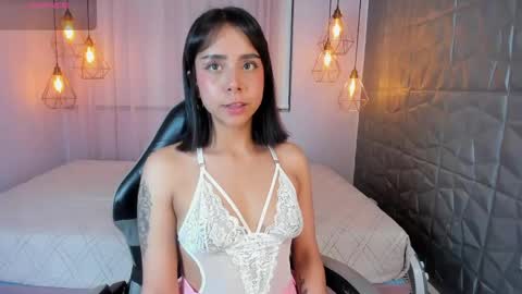 Oliviah online show from 04-24-26, 03:42