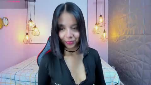 Snapshot of magic_oliviah chatting on 06-14-26, 12:07 Oliviah online show from 06-14-26, 12:07