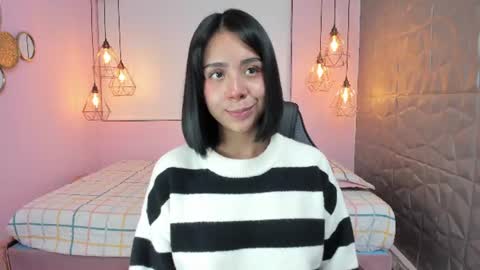 Snapshot of magic_oliviah chatting on 06-19-26, 05:12 Oliviah online show from 06-19-26, 05:12