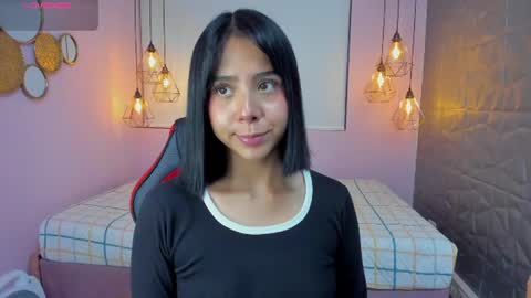 Snapshot of magic_oliviah chatting on 06-23-26, 10:08 Oliviah online show from 06-23-26, 10:08