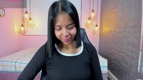 Snapshot of magic_oliviah chatting on 06-24-26, 12:59 Oliviah online show from 06-24-26, 12:59