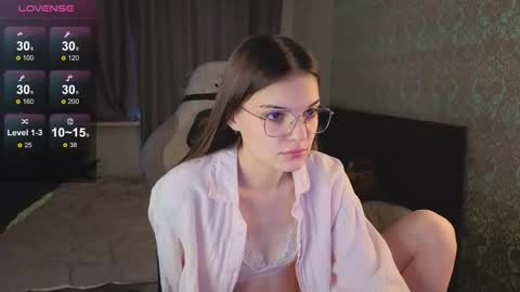 Snapshot of magic_shy chatting on 11-29-25, 02:36 Merry online show from 11-29-25, 02:36