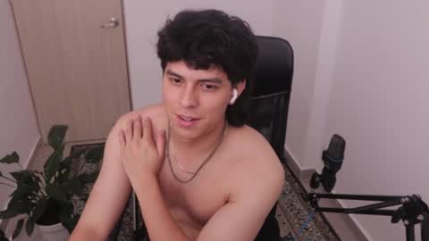 Snapshot of magic_tony chatting on 02-02-26, 06:28 Tony Hoffa online show from 02-02-26, 06:28