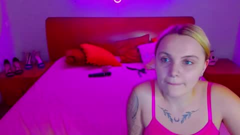 Lili and Bella online show from 12-23-24, 07:17