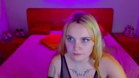 Lili and Bella online show from 12-27-24, 11:06