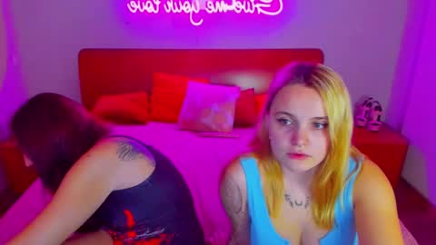 Lili and Bella online show from 12-29-24, 08:33