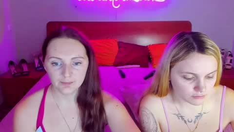 Lili and Bella online show from 02-02-25, 10:24