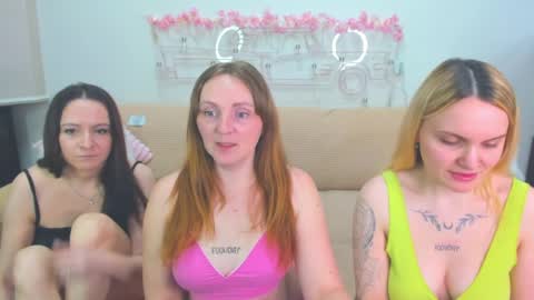 Lili and Bella online show from 03-25-26, 07:47