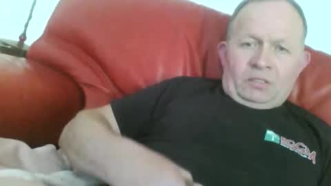 Snapshot of magicman250 chatting on 04-25-26, 02:47 magicman250 online show from 04-25-26, 02:47