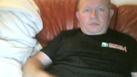 Snapshot of magicman250 chatting on 06-11-26, 10:52 magicman250 online show from 06-11-26, 10:52