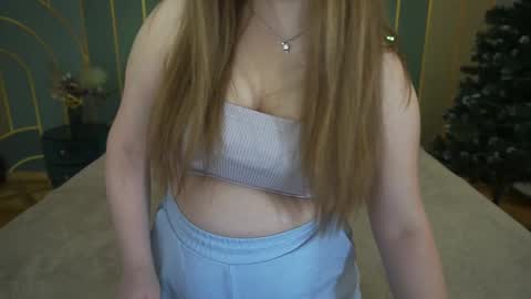 Snapshot of magicpeachhs chatting on 01-03-25, 02:08 Emily online show from 01-03-25, 02:08