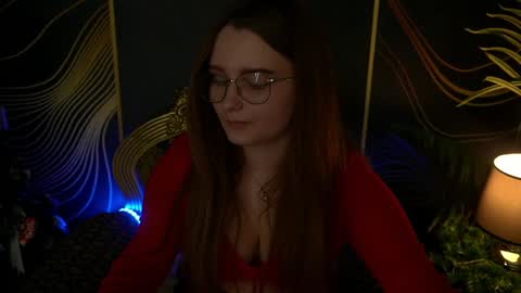 Snapshot of magicpeachhs chatting on 01-08-25, 06:41 Emily online show from 01-08-25, 06:41
