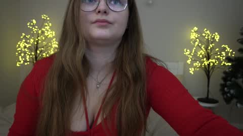 Snapshot of magicpeachhs chatting on 01-09-25, 02:07 Emily online show from 01-09-25, 02:07