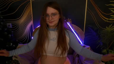 Snapshot of magicpeachhs chatting on 01-20-25, 07:35 Emily online show from 01-20-25, 07:35