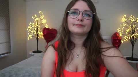 Snapshot of magicpeachhs chatting on 03-11-25, 07:04 Emily online show from 03-11-25, 07:04