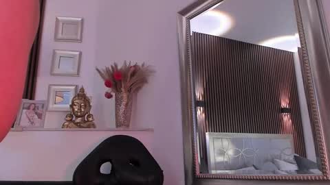 Snapshot of magieethomsonn chatting on 02-28-26, 06:09 Magiee online show from 02-28-26, 06:09