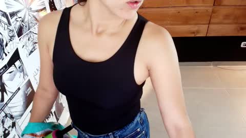 Snapshot of mahia_queen chatting on 09-13-25, 10:15 Dani online show from 09-13-25, 10:15