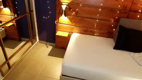 Snapshot of mahia_queen chatting on 09-15-25, 10:59 Dani online show from 09-15-25, 10:59