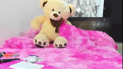 Maia Bronce online show from 12-20-25, 11:34