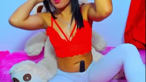 Snapshot of maia_bronce chatting on 07-19-26, 03:32 Maia Bronce online show from 07-19-26, 03:32