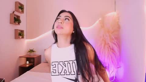 Snapshot of maia_lia_ chatting on 09-18-25, 06:10 MAIA  LIA  online show from 09-18-25, 06:10