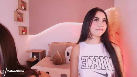 Snapshot of maia_lia_ chatting on 10-29-25, 10:00 MAIA  LIA  online show from 10-29-25, 10:00