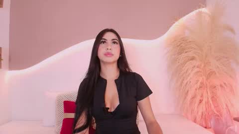 MAIA  LIA  online show from 12-21-25, 12:51