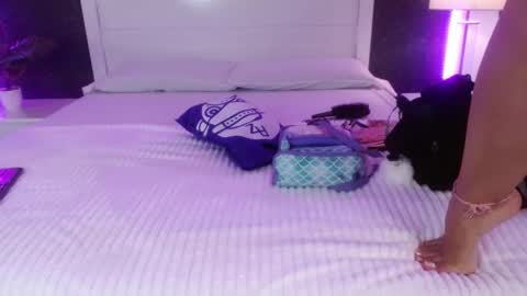 Maia Reficco online show from 10-02-25, 12:23